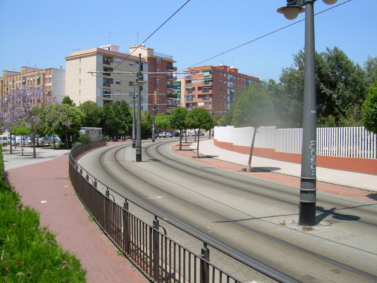 Vias próximas a la estación de tranvias de Marchalenes