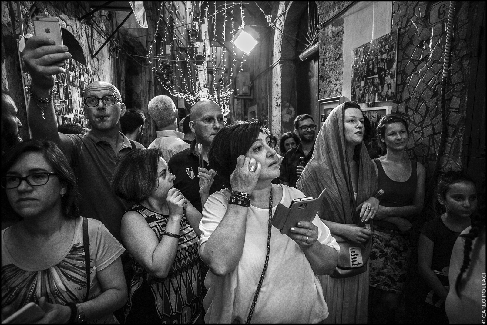 Vicolo Brugnò, Palermo - Devotees of Santa Rosalia.