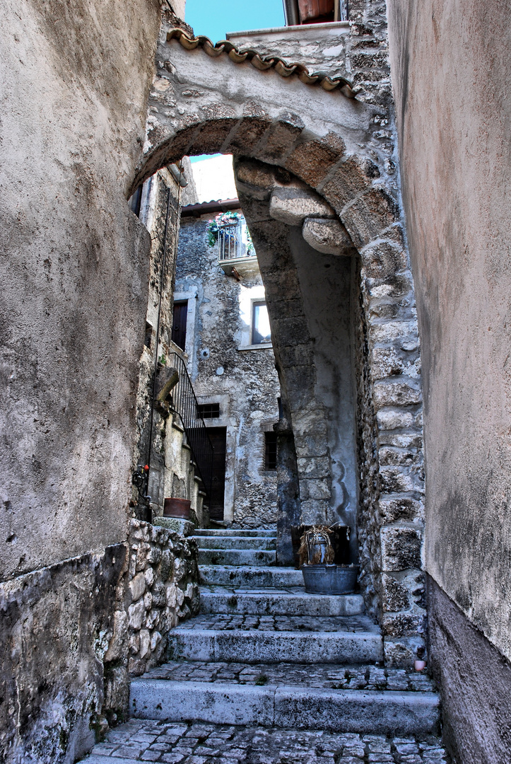 VICOLO DEL BORGO DI SAN STEFANO DI SESSANIO