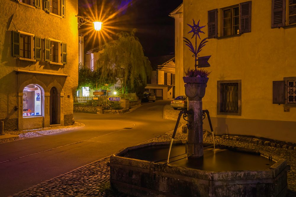 Vicosoprano - Brunnen beim Hauptplatz - I