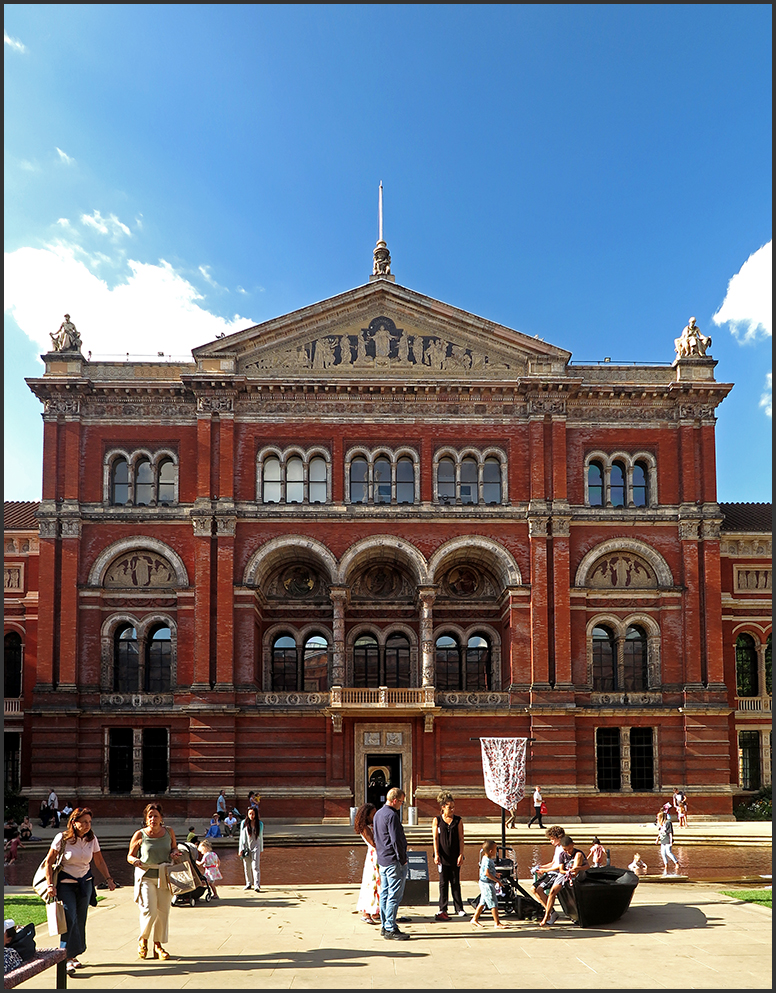 Victoria and Albert Museum - London