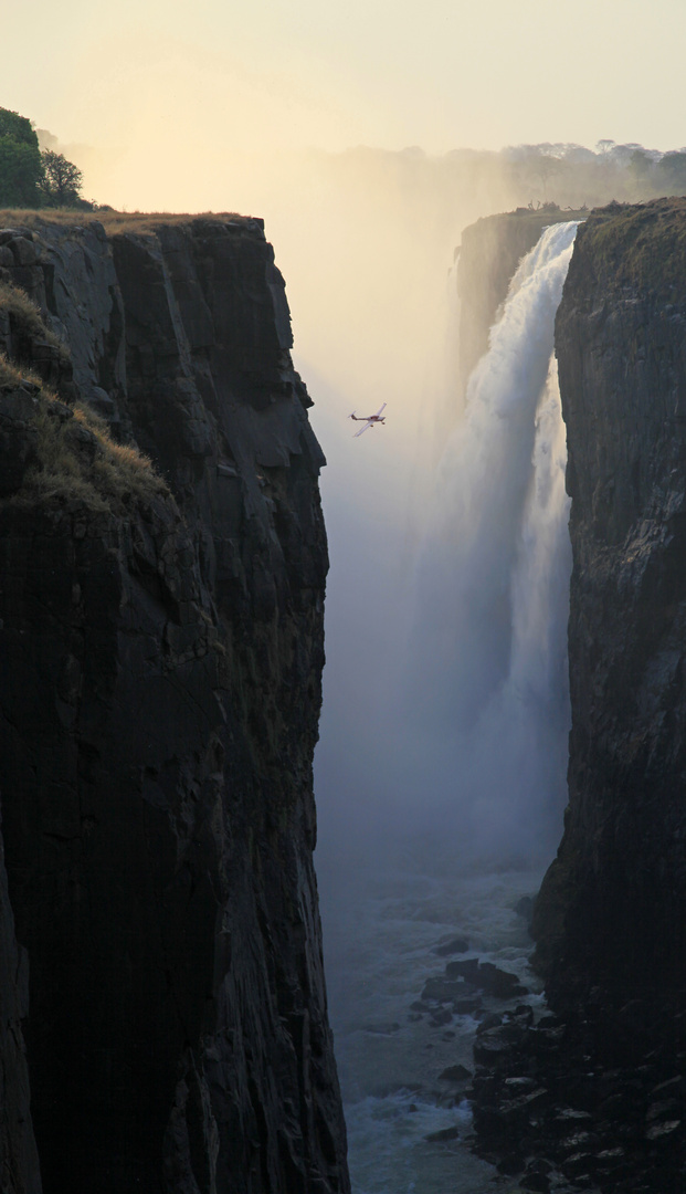 Victoria Falls "Mosi-oa-Tunya"
