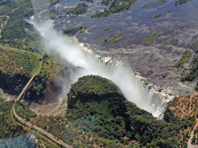 Victoria Falls vom Hubschrauber auf der Zambia Seite