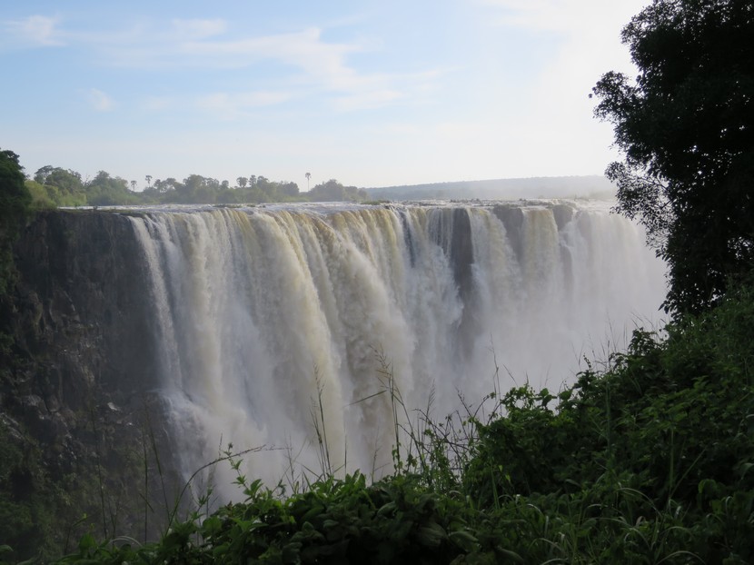 Victoria Falls von gegenüber