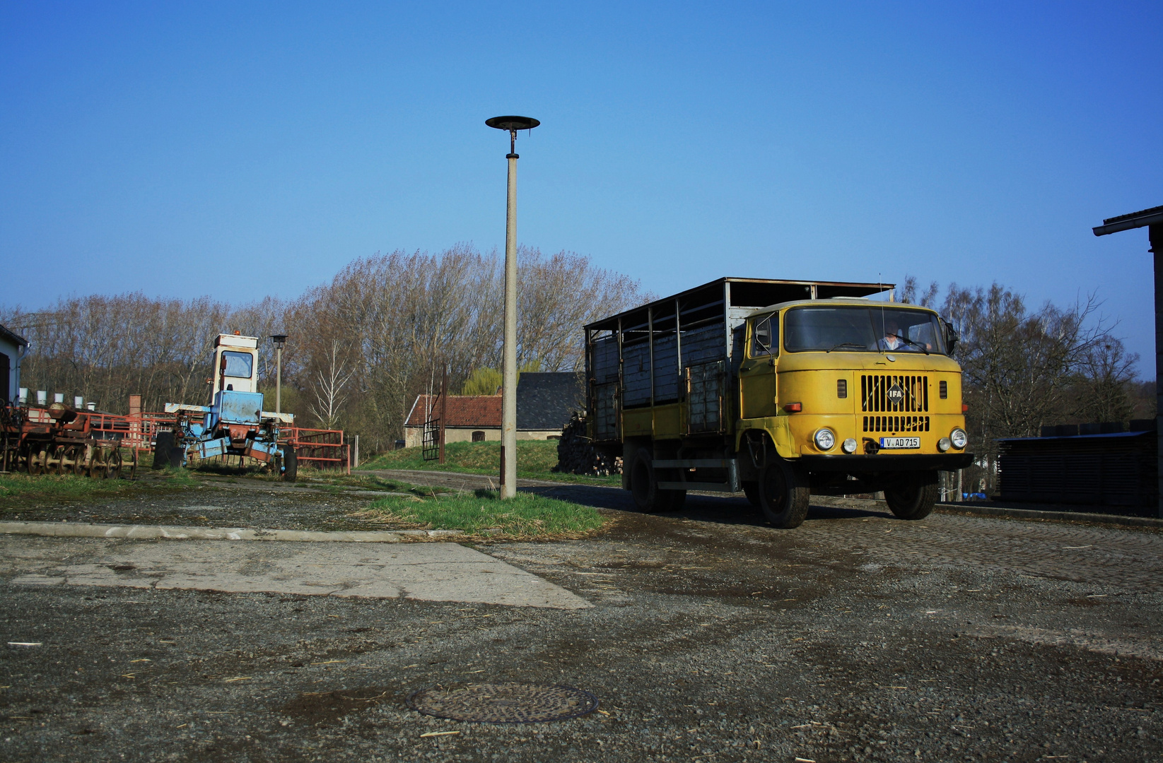 Viehtransporter unterwegs .