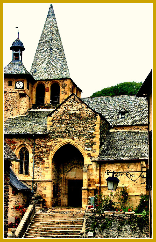 VIEILLE EGLISE EN AVEYRON