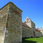 ..Vieille ferme fortifiée, dans le Loiret..