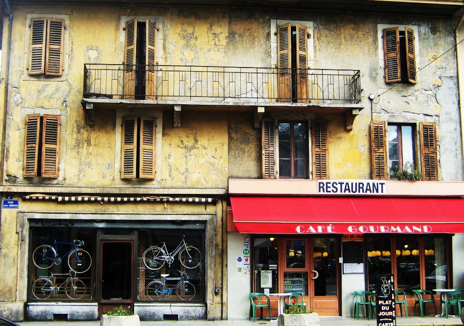 Vieilles façades centre -ville THONON les Bains