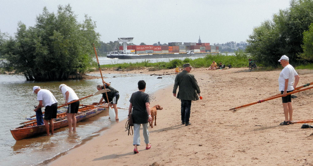 Viel los am Rhein