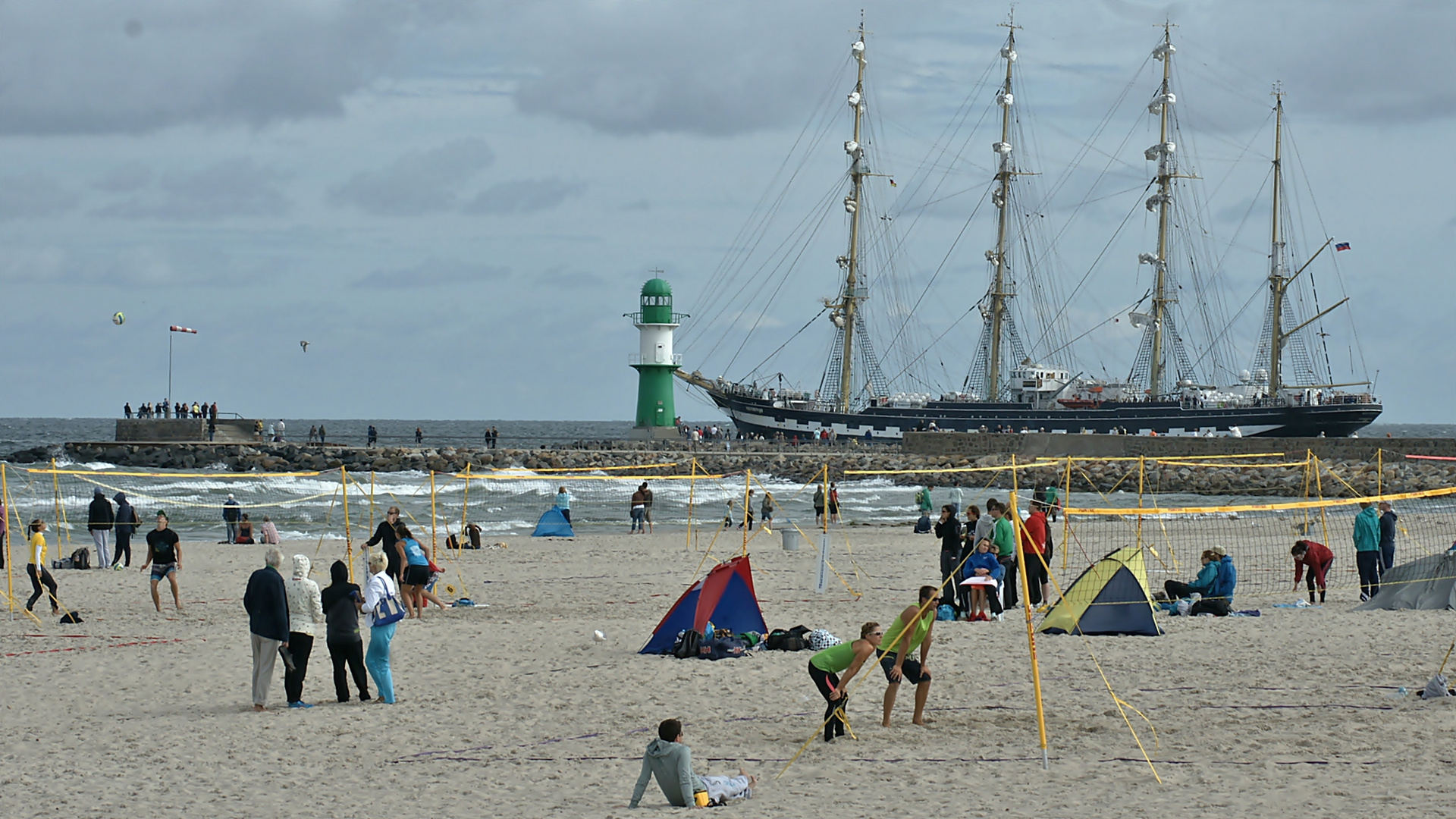 viel los, da am Strand