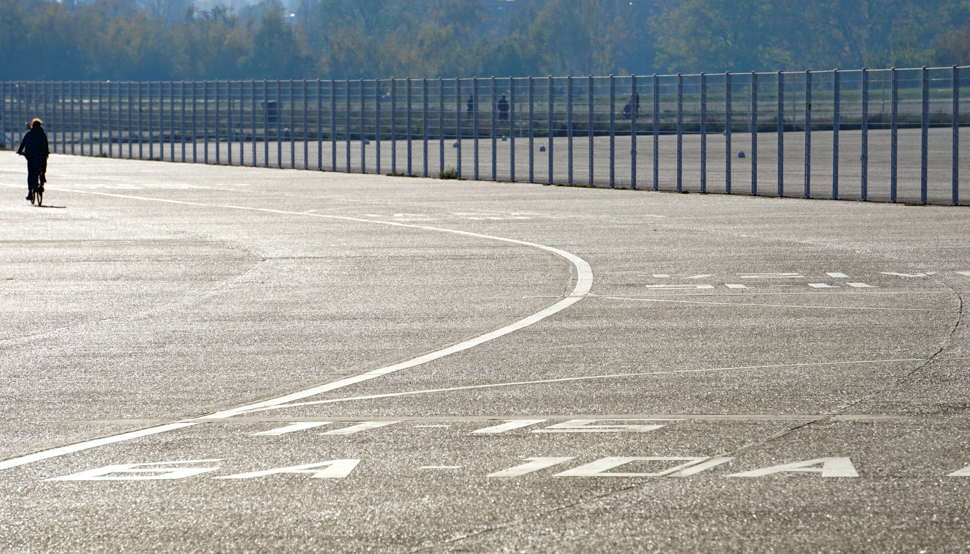 viel Platz für Fahrräder