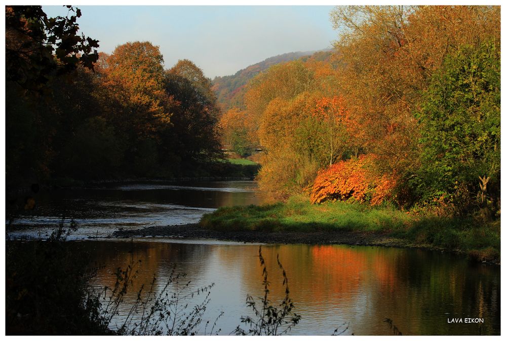 viel Schatten im Herbst