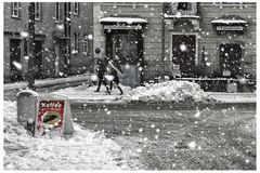 Viel Schnee am Marktplatz.