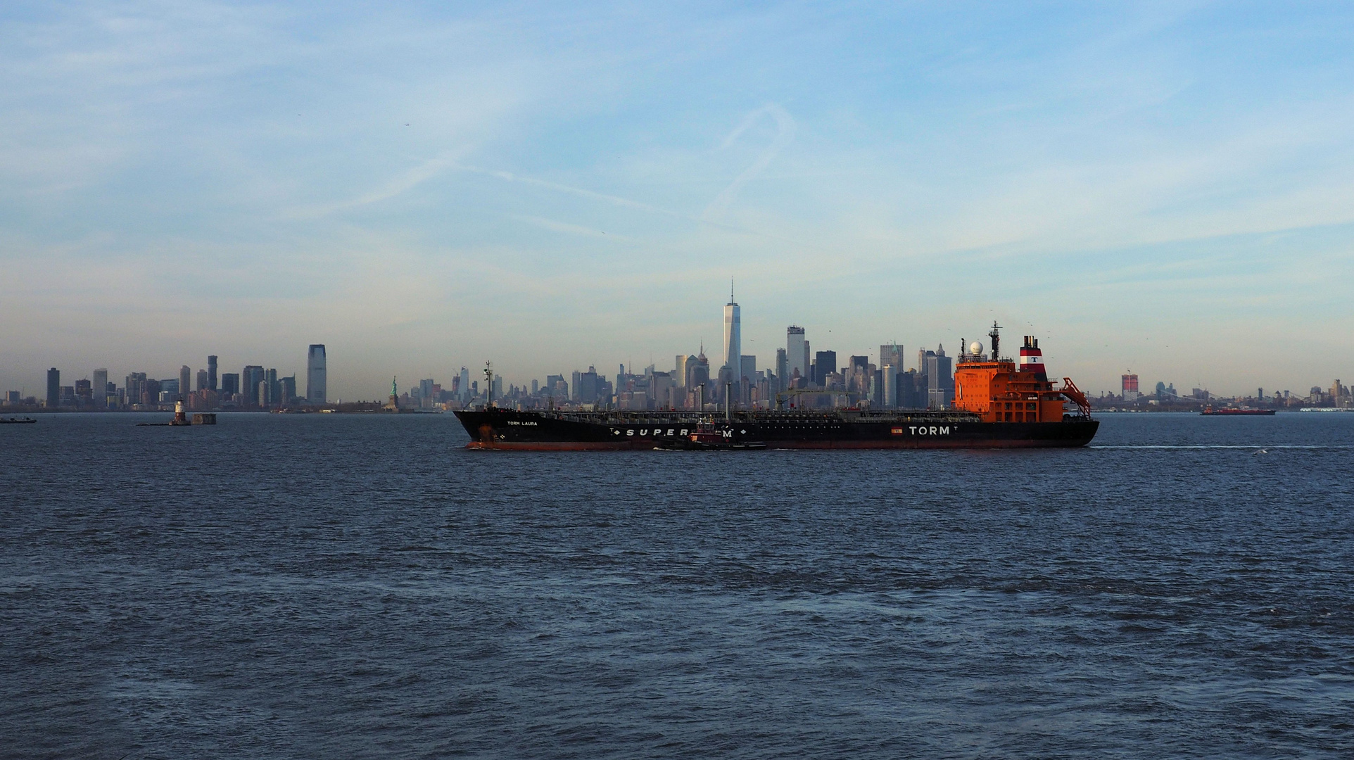 Viel Skyline auf einem Schiff.....