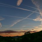 Viel Verkehr am Abendhimmel...