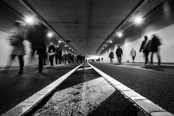 Viel Verkehr im Hafentunnel