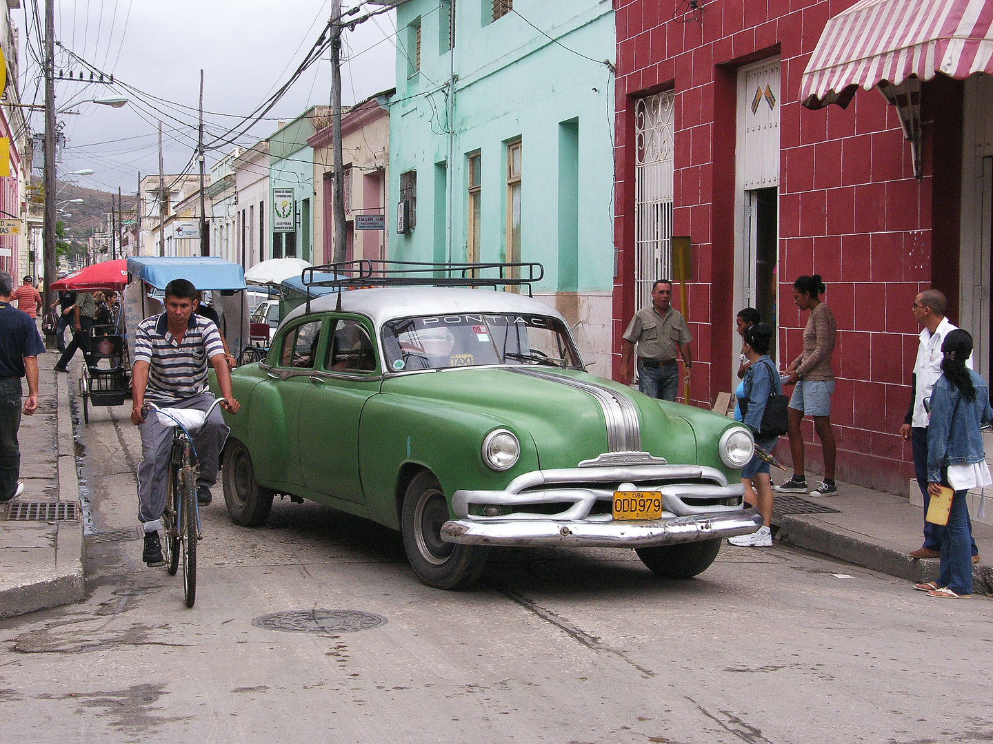 Viel Verkehr in Holguín (Kuba)