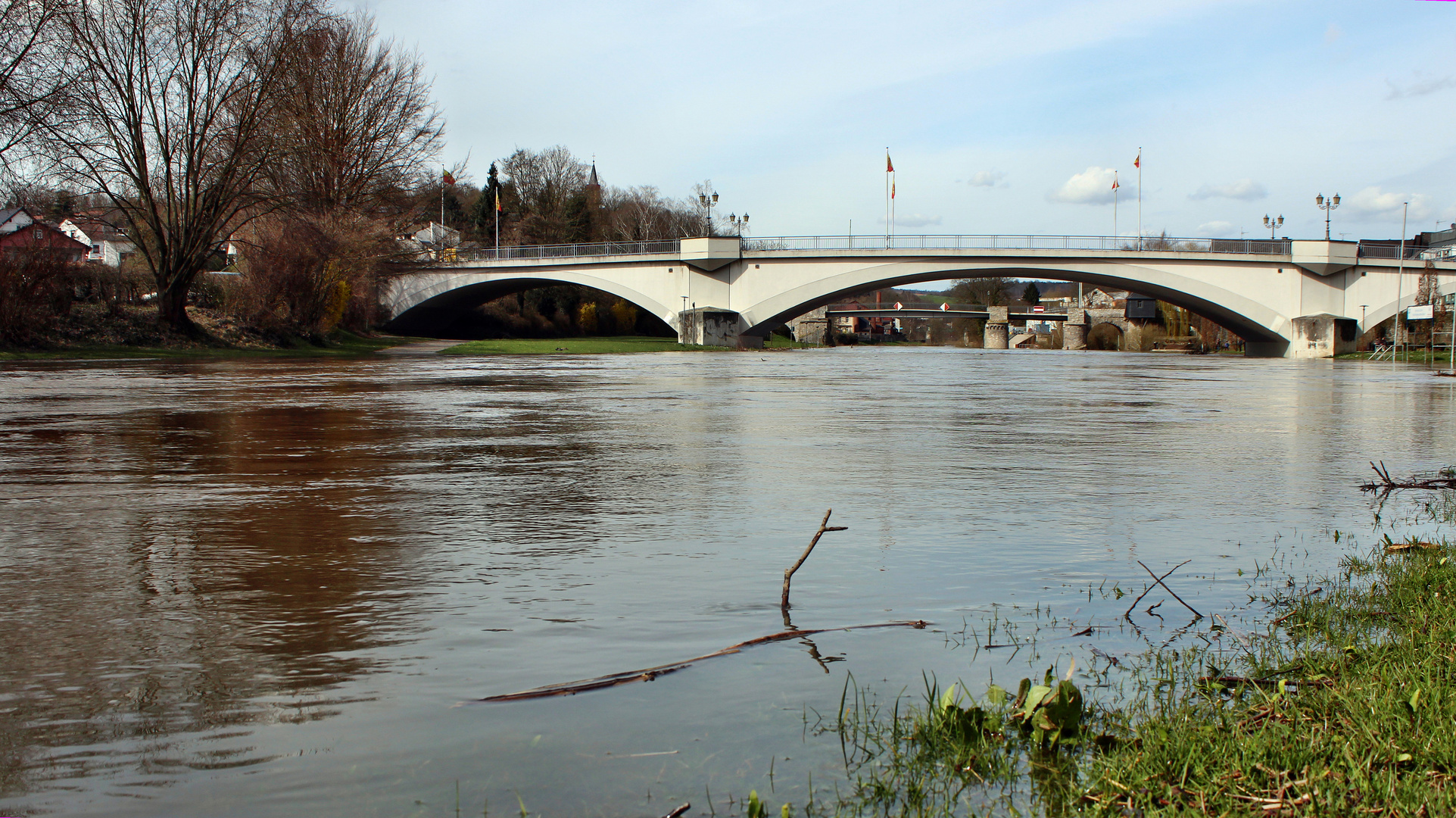 Viel Wasser in Diez an der Lahn