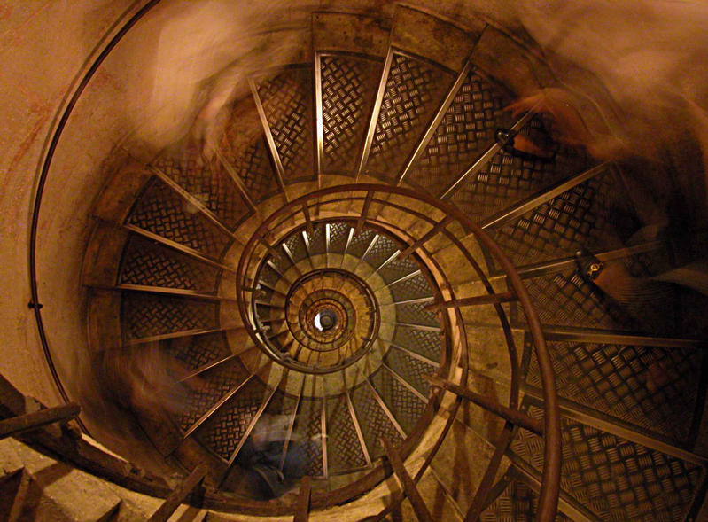 Vielbenutzte Wendeltreppe Paris