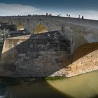 Viele auf der Brücke II