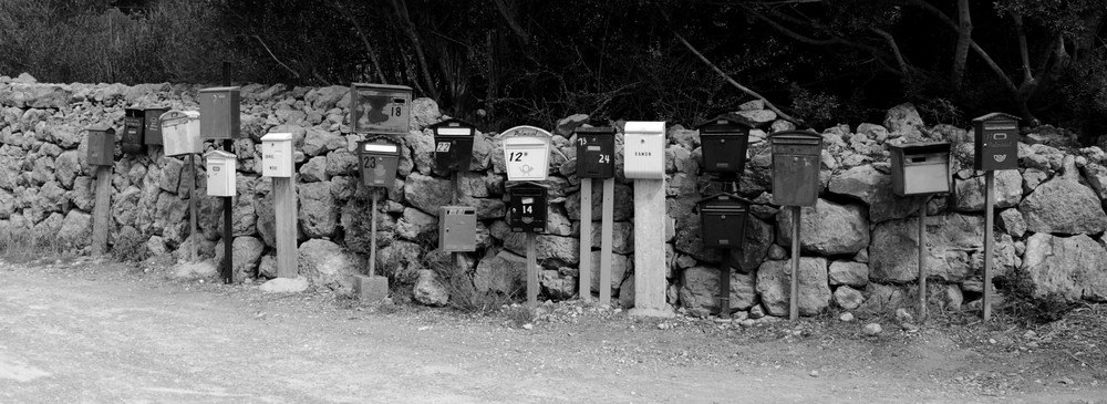 ...viele Briefkästen...