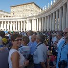 Viele Leute auf den Petersplatz von Rom und ich auch darunter   (  Vatican )