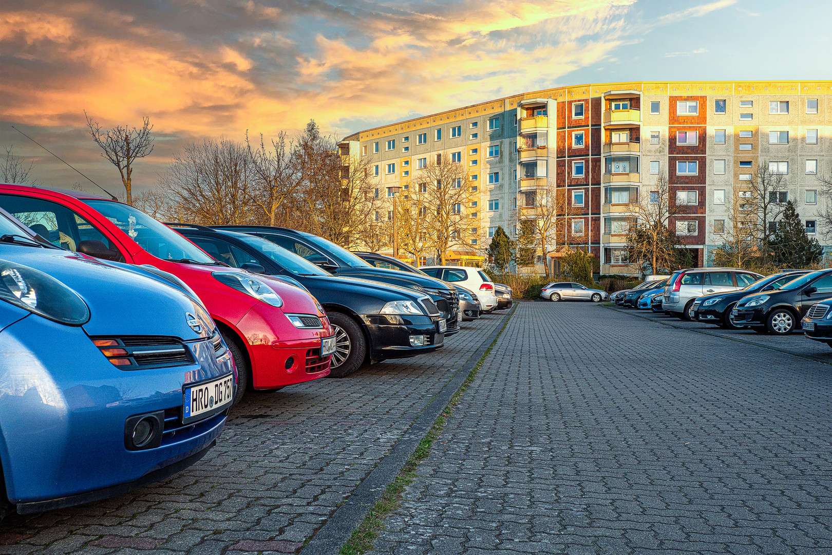 Viele Privatautos stehen seit Wochen herum