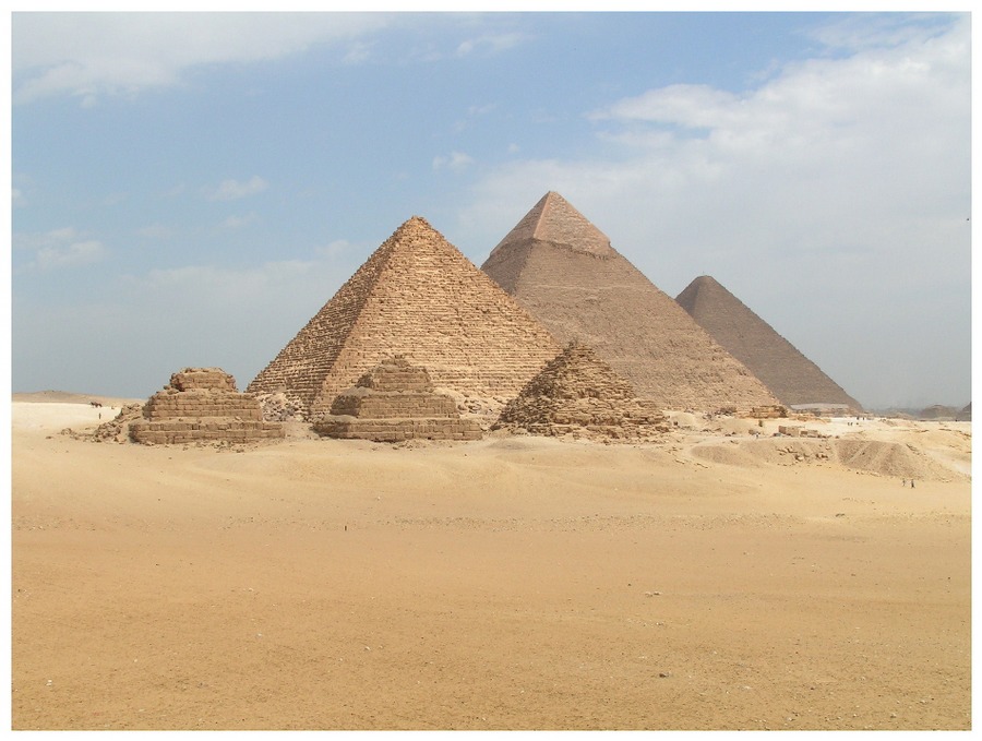 Viele Pyramiden in Giza/ Kairo