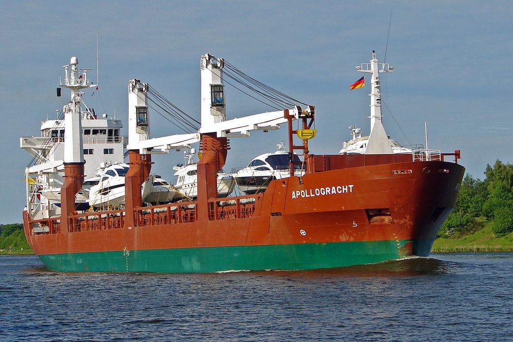 viele Rettungsboote