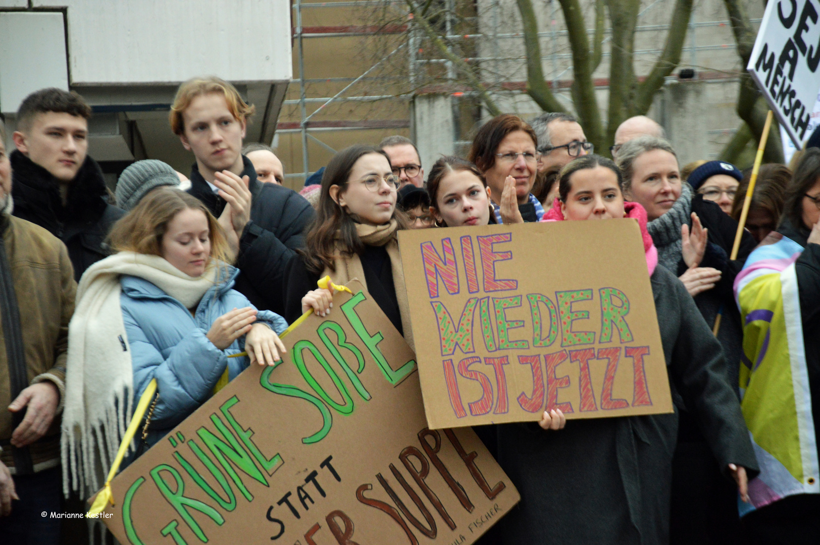 Viele Schülerinnen und Schüler bei den Anti-Rechts-Demos