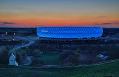 viele Wege führen zur Allianz Arena