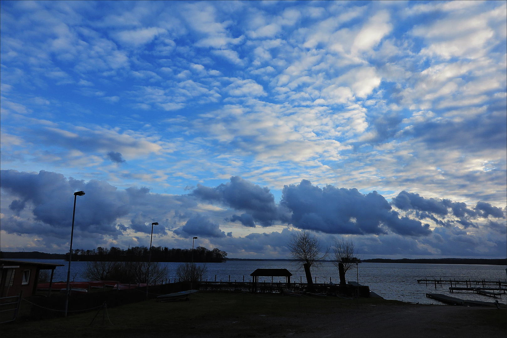 Viele Wolken zogen heute in schnellem Tempo am Himmel über den Großen Plöner See