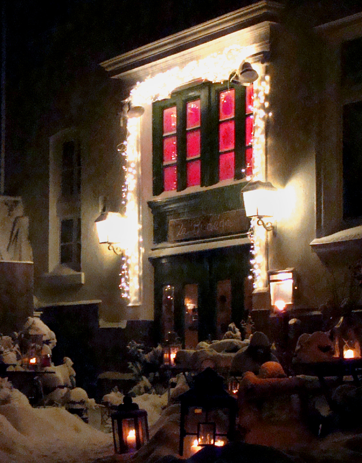 Vielleicht  wohnt  hier der Weihnachtsmann. La Bodega in der Schwelmer Altstadt,  Dez. 2009.