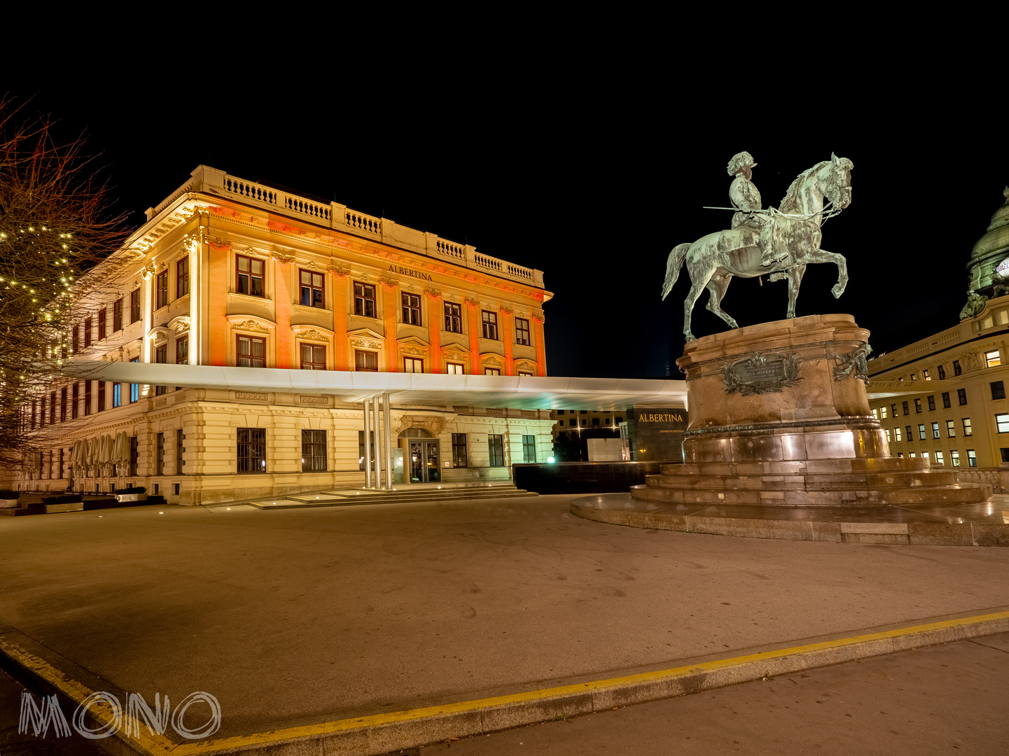 Vienna-Night Albertina