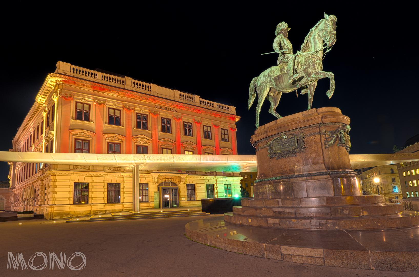 Vienna-Night Albertina