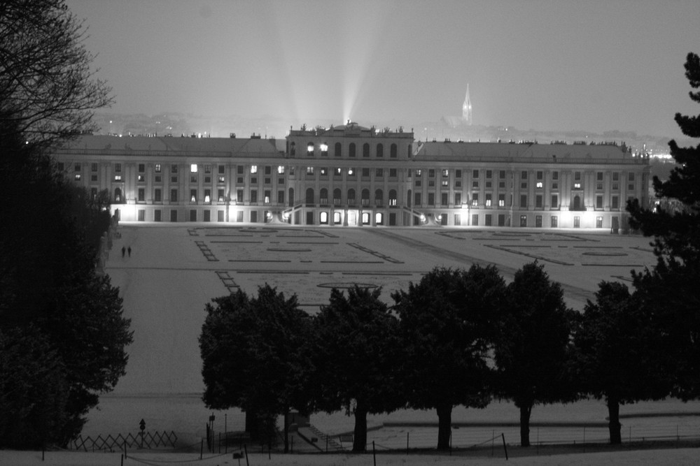 vienna - schloss schönbrunn backside im winter 2009