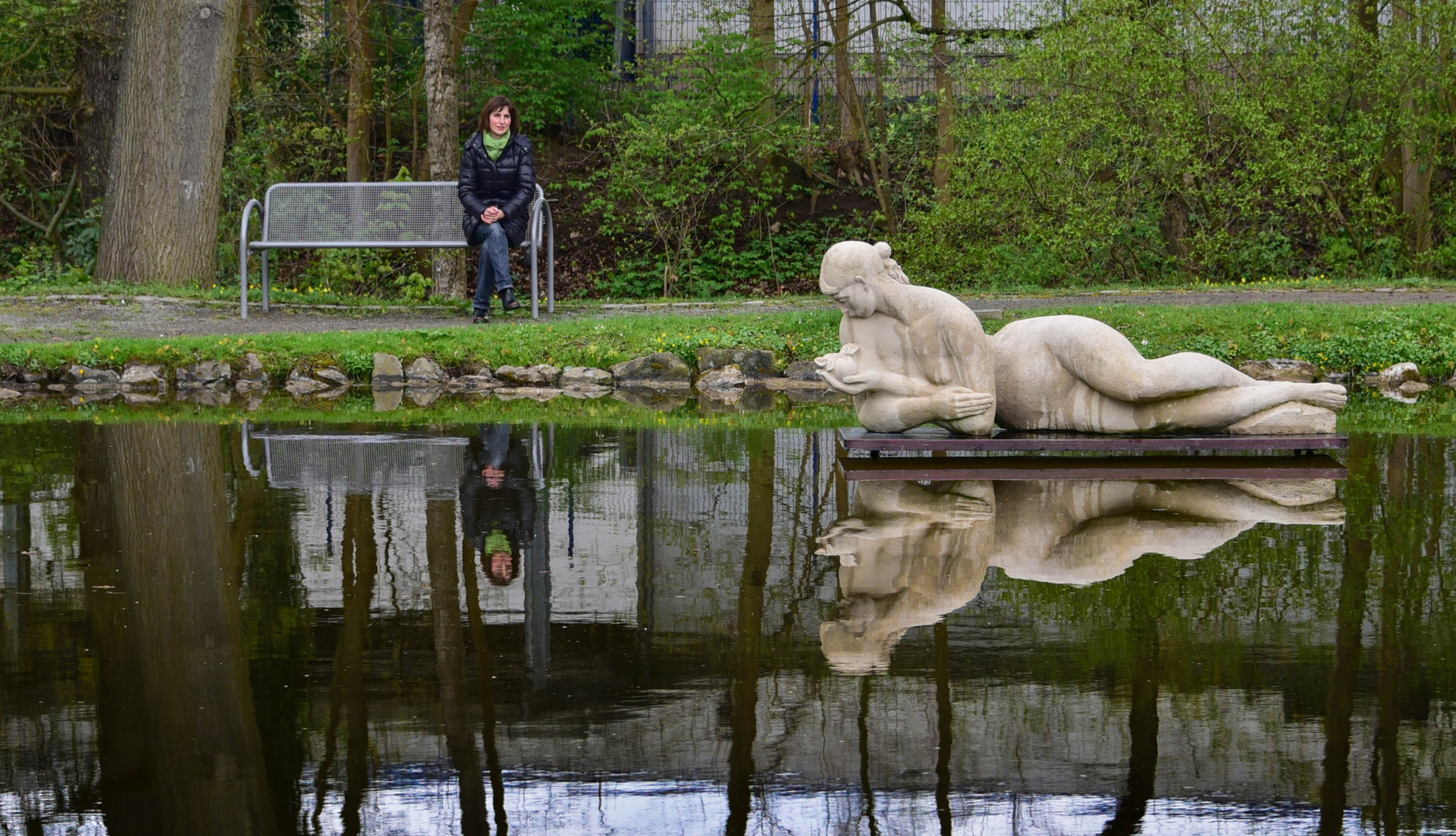 Vier Frauen im Ahnepark