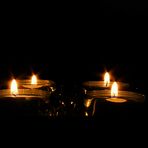 Vier Kerzen brennen