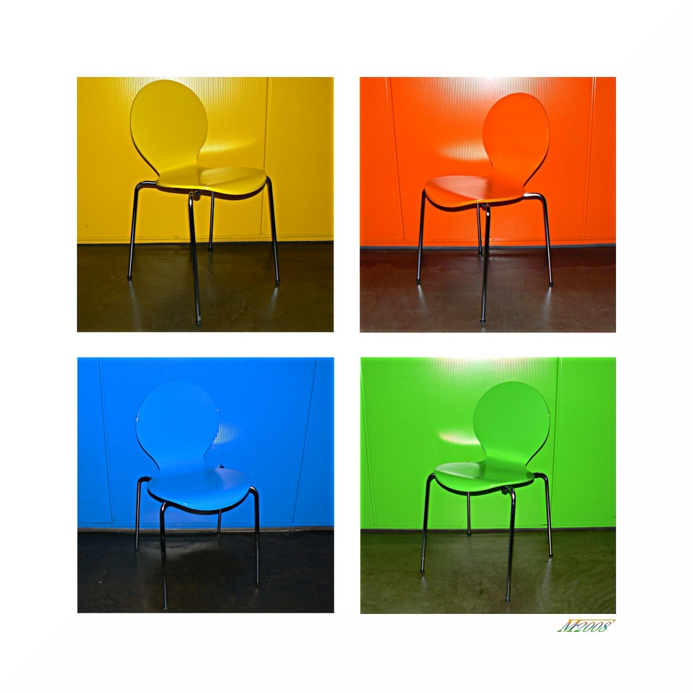 Vier Stühle / four chairs