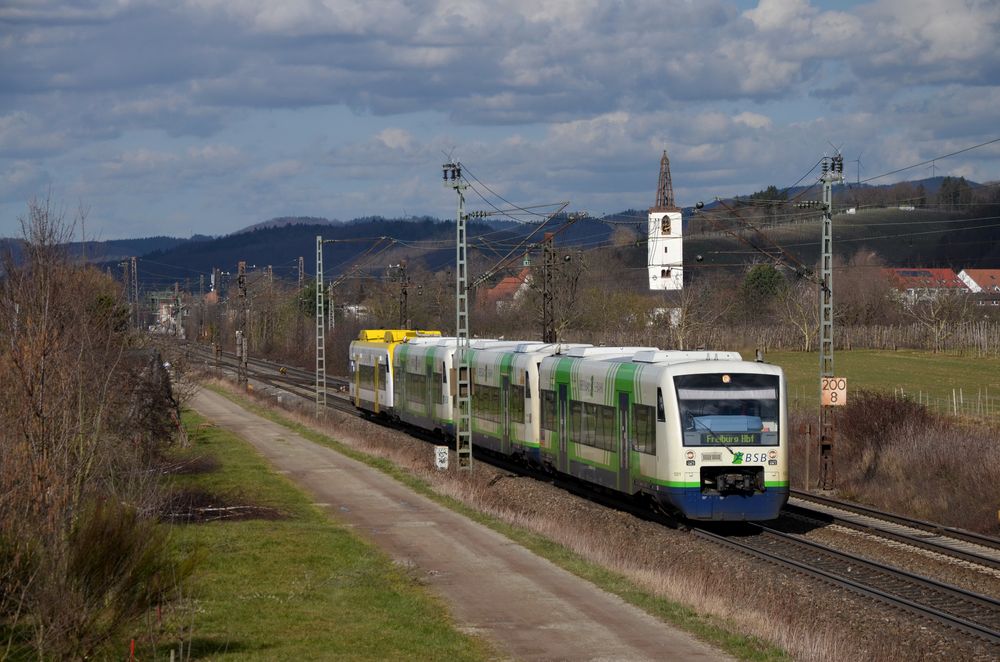 Vierfache Breisgau-S-Bahn in Denzlingen