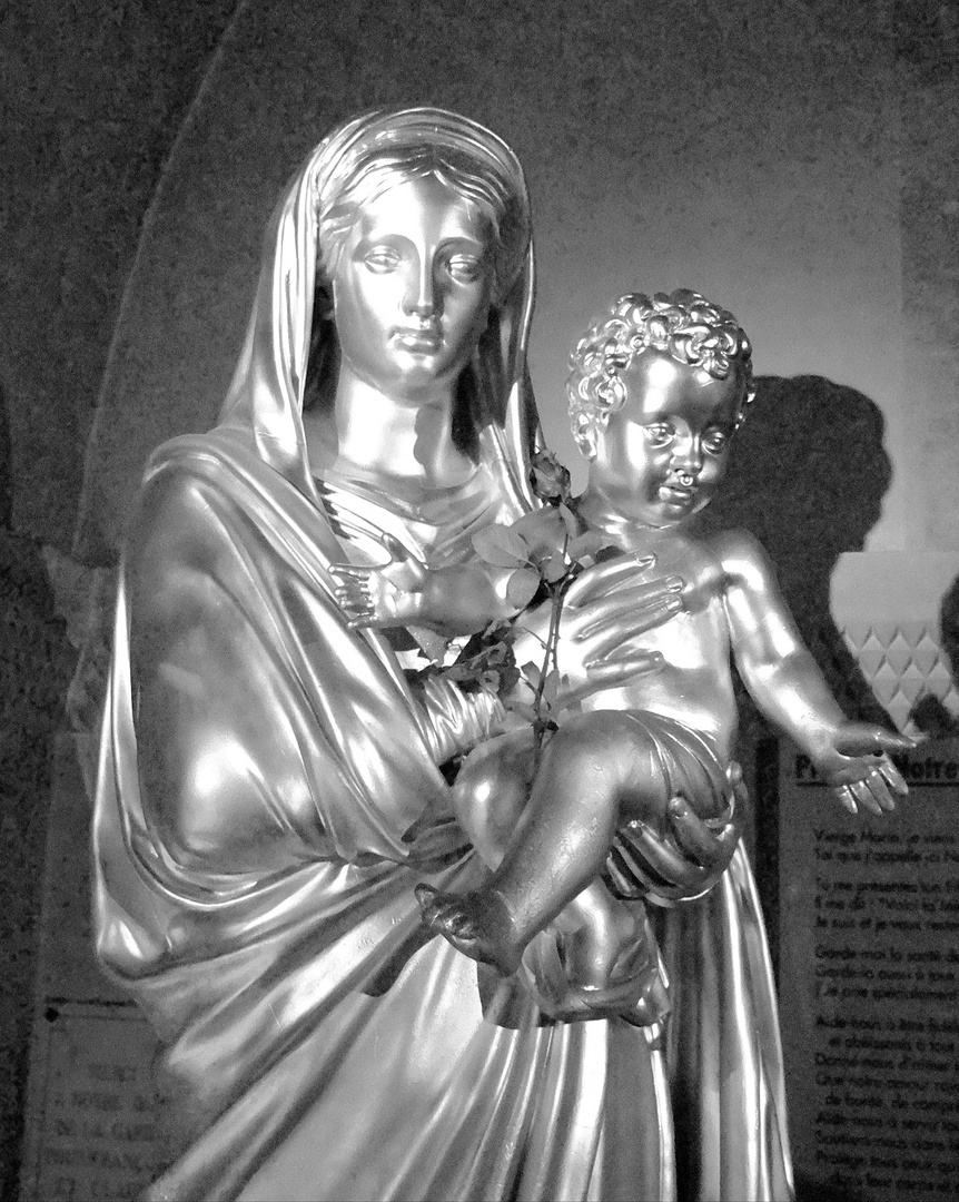Vierge à l'enfant...
