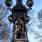 "Vierländerin"-Brunnen am Hopfenmarkt