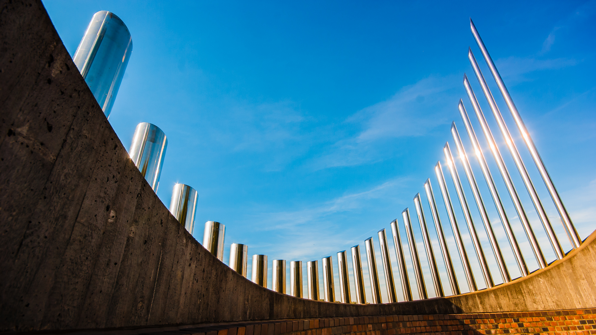 „Vierte Dimension“ von Karl-Heinz Pohlmann am Rheindeich in Monheim am Rhein