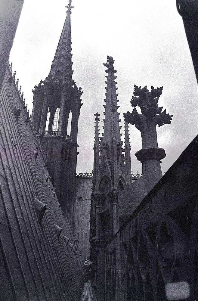 Vierungsturm des Kölner Doms aus anderer Perspektive gesehen (1986)