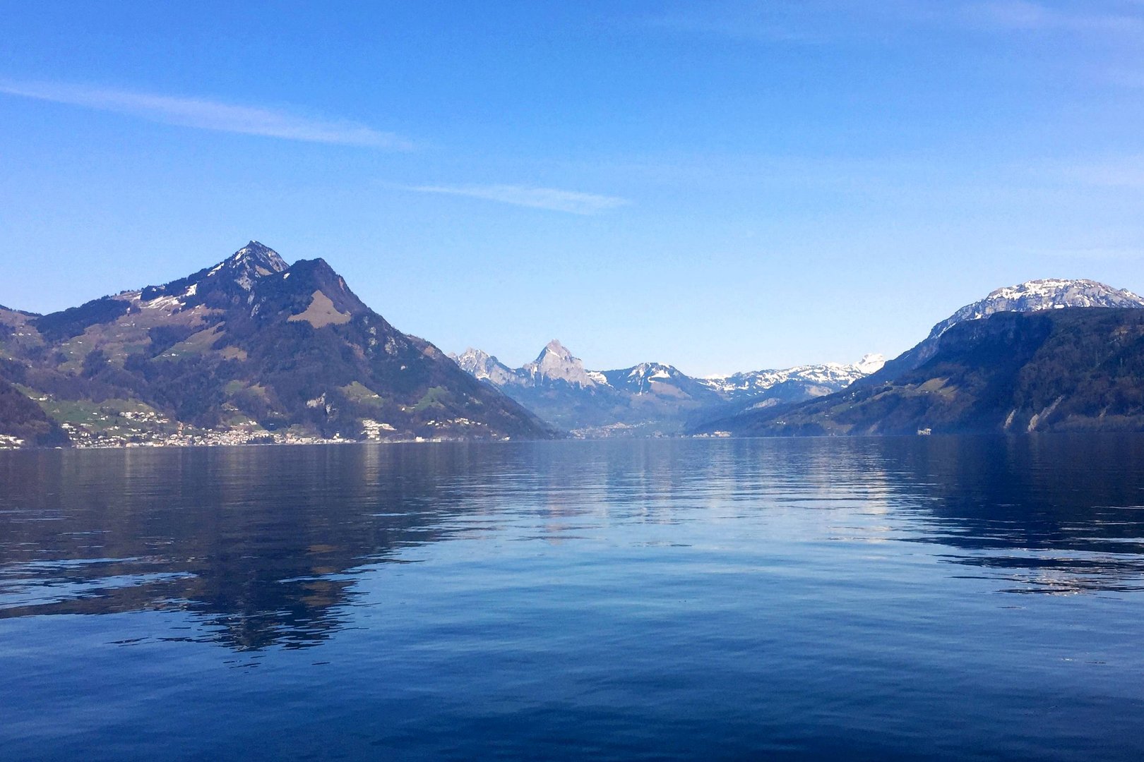 Vierwaldstättersee und die Alpen