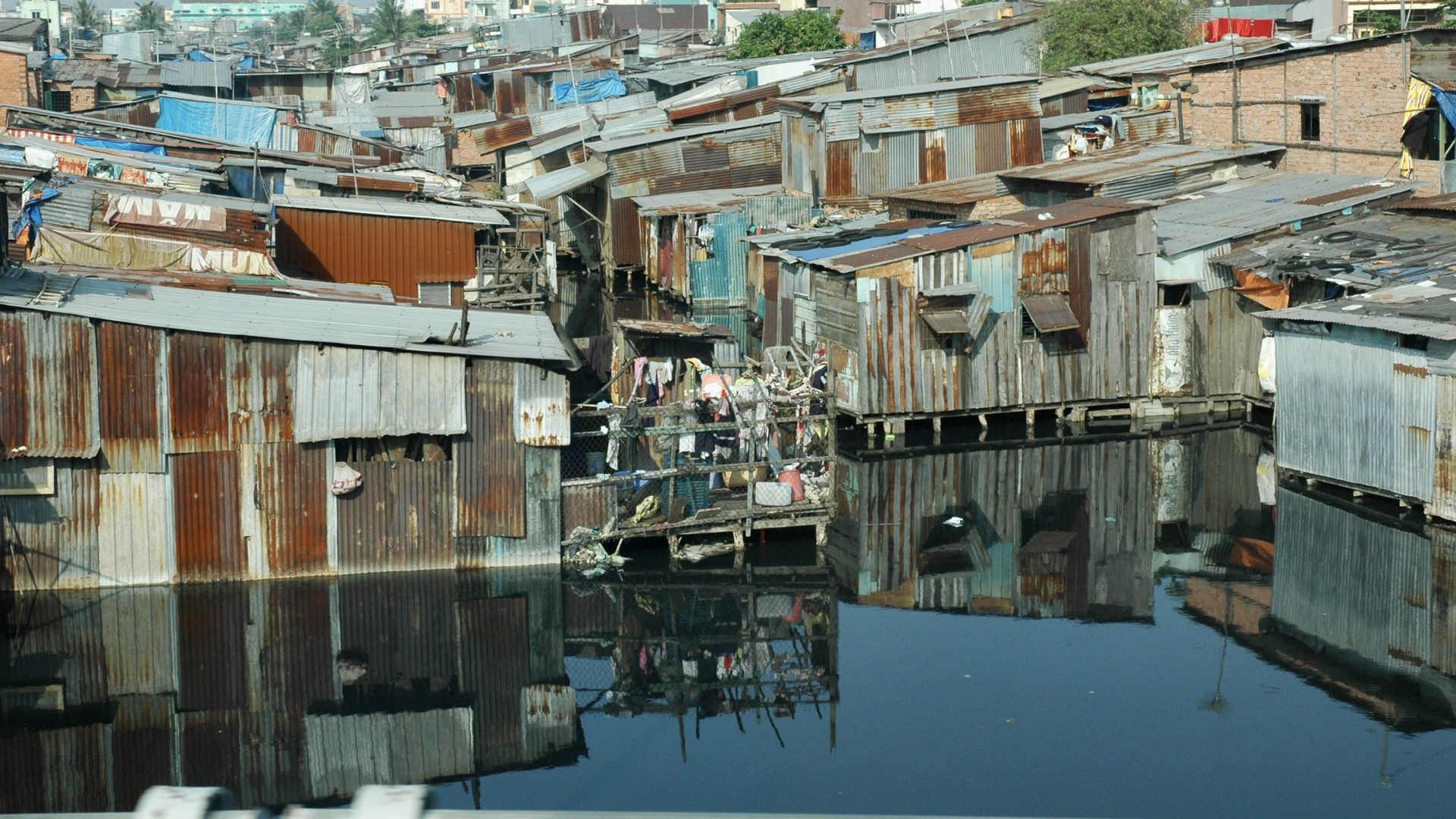 Vietnam (2008), Wellblech am Mekong