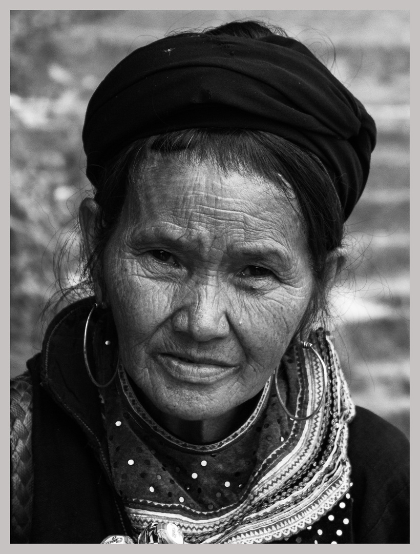 vietnam (4) - black hmong lady