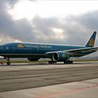 Vietnam Airlines 777-200