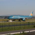 Vietnam Airlines 777-200 in Frankfurt (VN-A145)