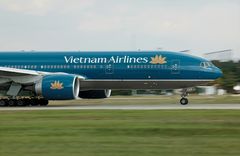 VIETNAM AIRLINES TRIPLE SEVEN